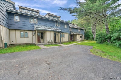 /international/us/18-alpine-meadows-ellicottville-ny-110100318034/
