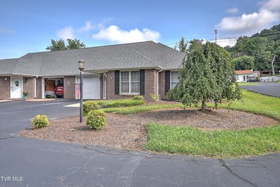 /international/us/2425-east-lakeview-drive-johnson-city-tn-110100582555/