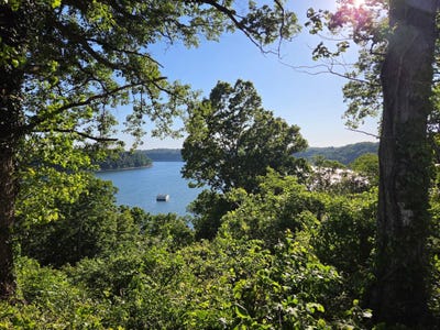/international/us/185-waterworks-drive-somerset-ky-110107633324/