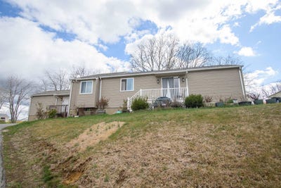/international/us/1426-sandy-circle-blacksburg-va-110107398828/