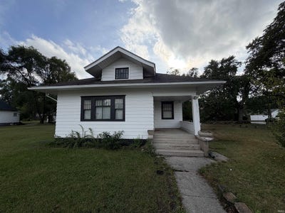 /international/us/2319-s-main-street-elkhart-in-110110295457/