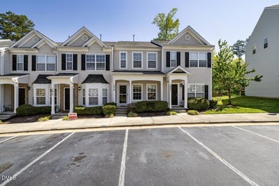 /international/us/1619-snowmass-way-durham-nc-110106841945/