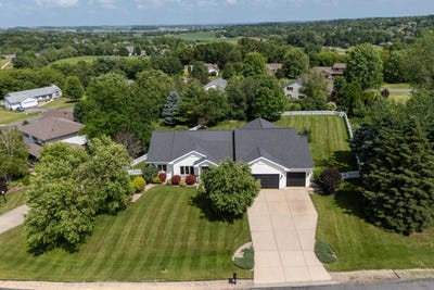 /international/us/8601-stonebrook-circle-middleton-wi-110100477725/