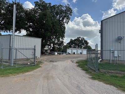 /international/us/324-west-la-fayette-street-la-grange-tx-110101639511/