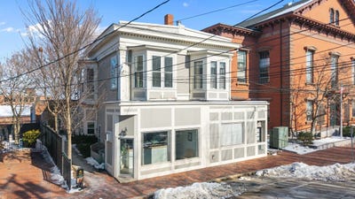 /international/us/68-pleasant-st-newburyport-ma-110120148859/