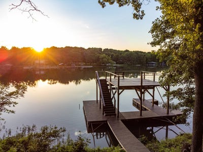 /international/us/26-se-lakeside-dr-lacygne-ks-110108819030/