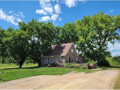 /international/us/802-le-hillier-street-south-bend-twp-mn-110108707216/