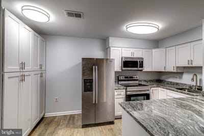 /international/us/2215-b-lowells-glen-road-parkville-md-110107701182/