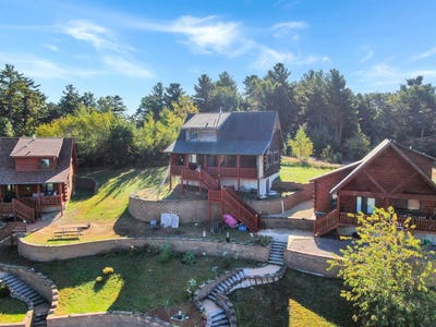 /international/us/824-waterslide-ct-warrens-wi-110102520101/