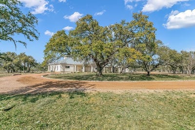 /international/us/20400-fm-2093-fredericksburg-tx-110102048200/