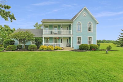 /international/us/9775-w-bloom-road-oak-harbor-oh-110108379458/