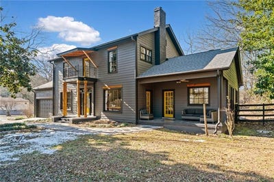 /international/us/634-s-main-street-jasper-ga-110102003907/