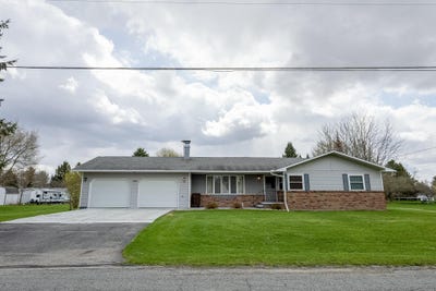 /international/us/330-johnson-street-edmore-mi-110107657225/