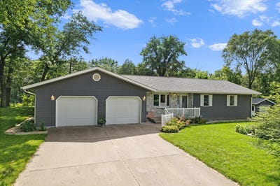 /international/us/7437-north-street-sauk-city-wi-110100752165/