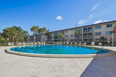 /international/us/4500-n-federal-highway-lighthouse-point-fl-110110343443/
