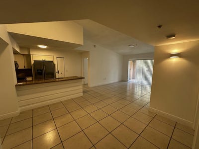 /international/us/2103-renaissance-boulevard-miramar-fl-110106783821/