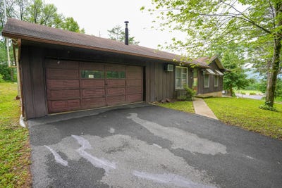 /international/us/609-mill-street-palmerton-pa-110100679543/