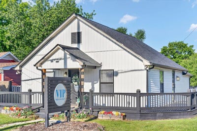 /international/us/425-n-main-street-nixa-mo-110107871230/