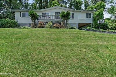 /international/us/7-nodine-mountain-road-west-coxsackie-ny-110108582476/