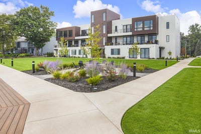 /international/us/960-e-jackson-302-boulevard-elkhart-in-110103473945/
