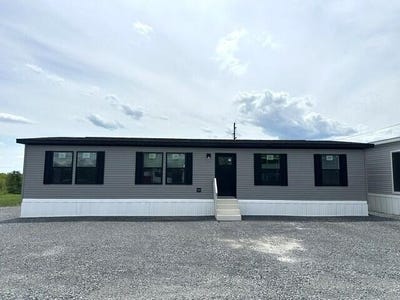 /international/us/8-kelley-street-fairfield-me-110108390197/