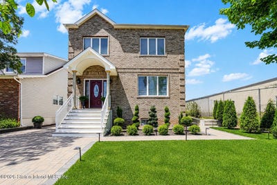 /international/us/1-mcclean-avenue-staten-island-ny-110108662918/