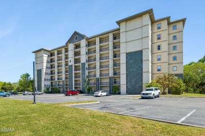 /international/us/124-plaza-drive-pigeon-forge-tn-110107542605/