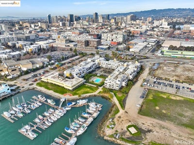 /international/us/1-embarcadero-oakland-ca-110102477025/