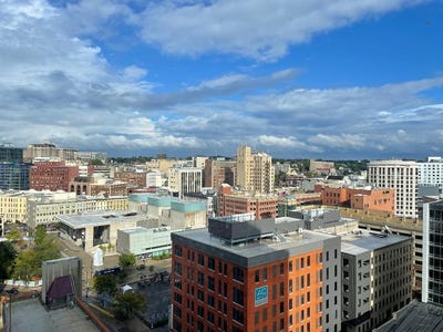 /international/us/117-campau-circle-nw-grand-rapids-mi-110107986847/