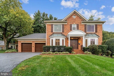 /international/us/2640-military-road-n-arlington-va-110120538184/