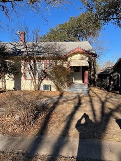 /international/us/820-n-wheless-ave-kerrville-tx-110108255582/