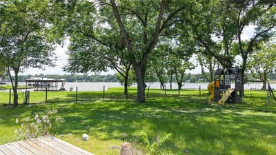 /international/us/109-arrow-way-gun-barrel-city-tx-110120453208/