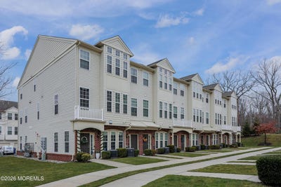 /international/us/43-jake-drive-tinton-falls-nj-110106531343/