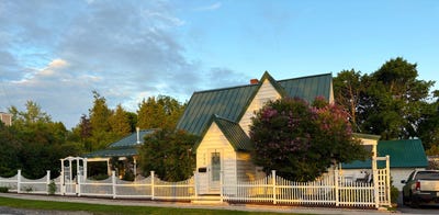 /international/us/280-church-st-st-ignace-mi-110109166771/