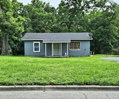 /international/us/525-love-st-nw-pelham-ga-110108443507/