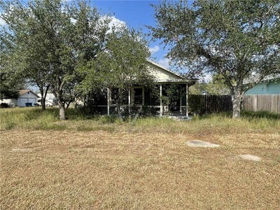 /international/us/401-e-6th-street-bishop-tx-110103980446/