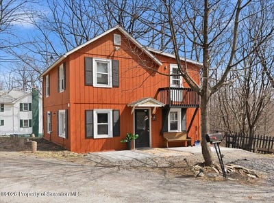 /international/us/22-quay-avenue-mt-pocono-pa-110106945003/