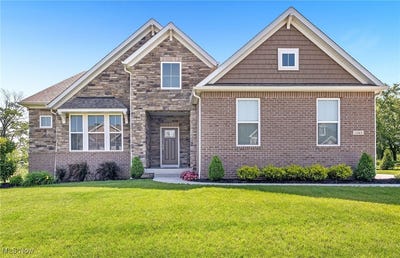 /international/us/1343-skyland-falls-boulevard-hinckley-oh-110100149482/