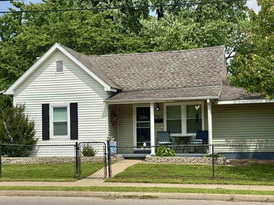 /international/us/701-n-lincoln-avenue-rockport-in-110099556476/