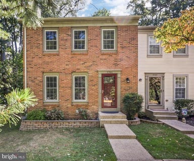 /international/us/5701-edgewater-oak-court-burke-va-110110124389/
