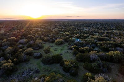 /international/us/225-lost-man-rd-mountain-home-tx-110120553579/