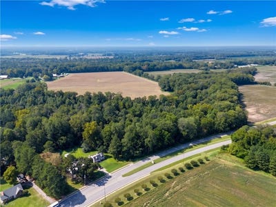 /international/us/7-ac-clay-street-franklin-va-110110349505/