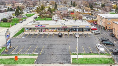 /international/us/8031-w-87th-street-hickory-hills-il-110110349556/