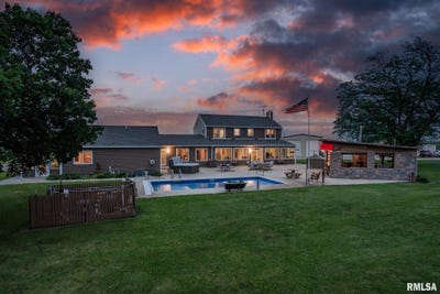 /international/us/3473-270th-street-de-witt-ia-110100264567/