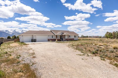 /international/us/878-abeyta-drive-spring-creek-nv-110108178287/