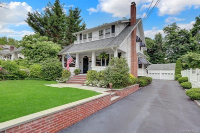/international/us/56-oakland-street-huntington-ny-110108588940/