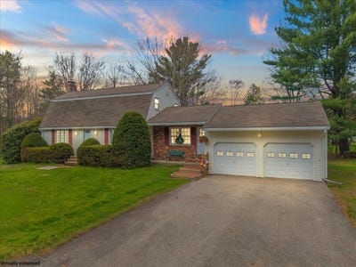 /international/us/159-west-street-biddeford-me-110108166218/