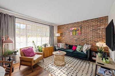 /international/us/807-w-trinity-avenue-durham-nc-110107356363/