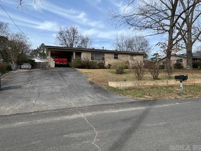 /international/us/318-spruce-street-hot-springs-ar-110107479679/