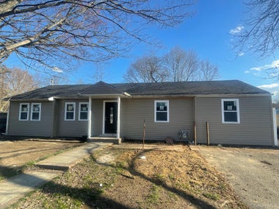 /international/us/54-ash-street-central-islip-ny-110107286981/
